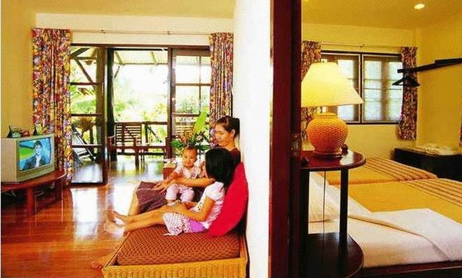 באן קרוט Baan Klang Aow Beach Resort מראה חיצוני תמונה