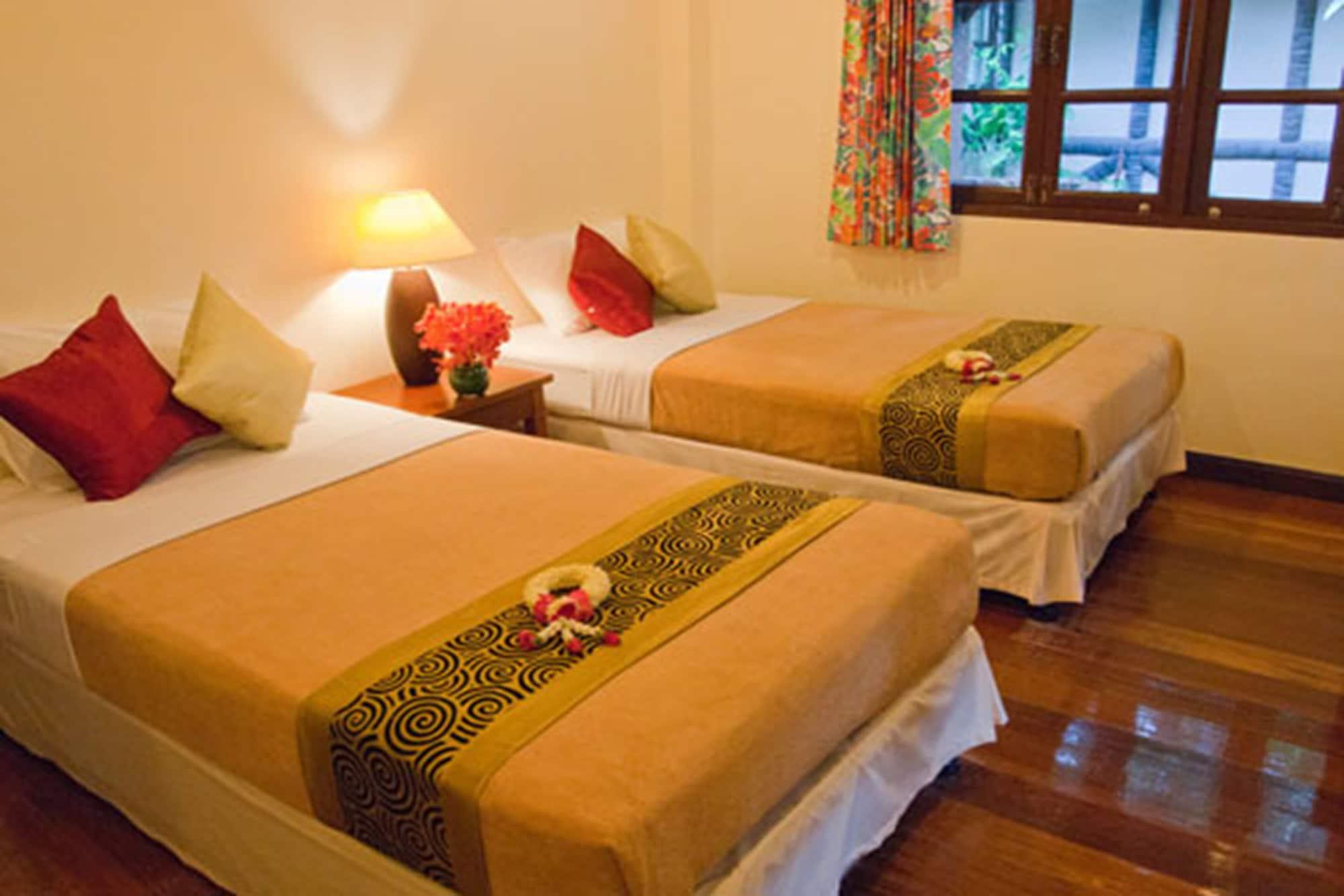 באן קרוט Baan Klang Aow Beach Resort מראה חיצוני תמונה