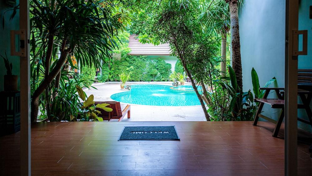 באן קרוט Baan Klang Aow Beach Resort מראה חיצוני תמונה