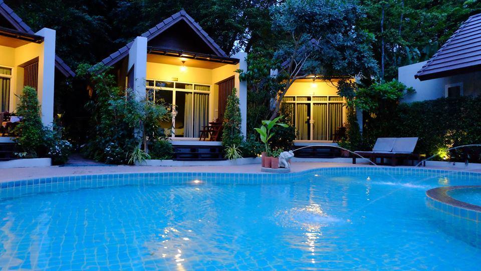 באן קרוט Baan Klang Aow Beach Resort מראה חיצוני תמונה