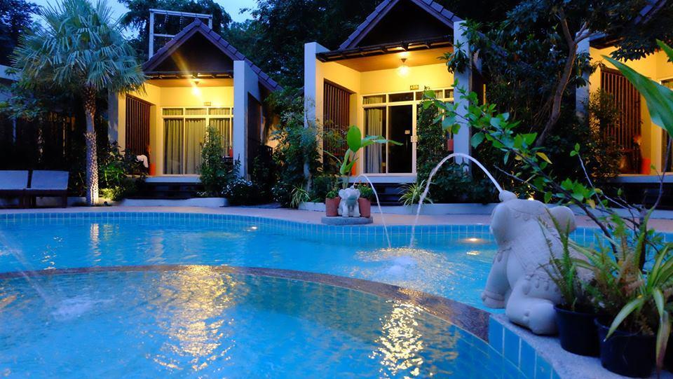 באן קרוט Baan Klang Aow Beach Resort מראה חיצוני תמונה