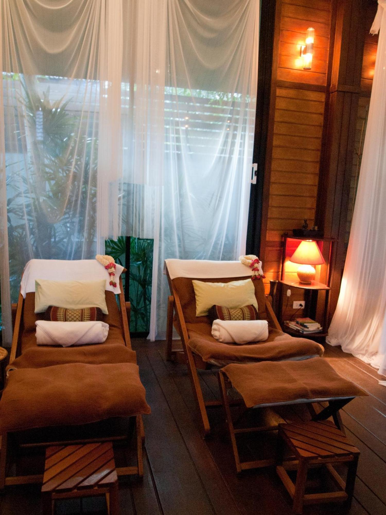 באן קרוט Baan Klang Aow Beach Resort מראה חיצוני תמונה