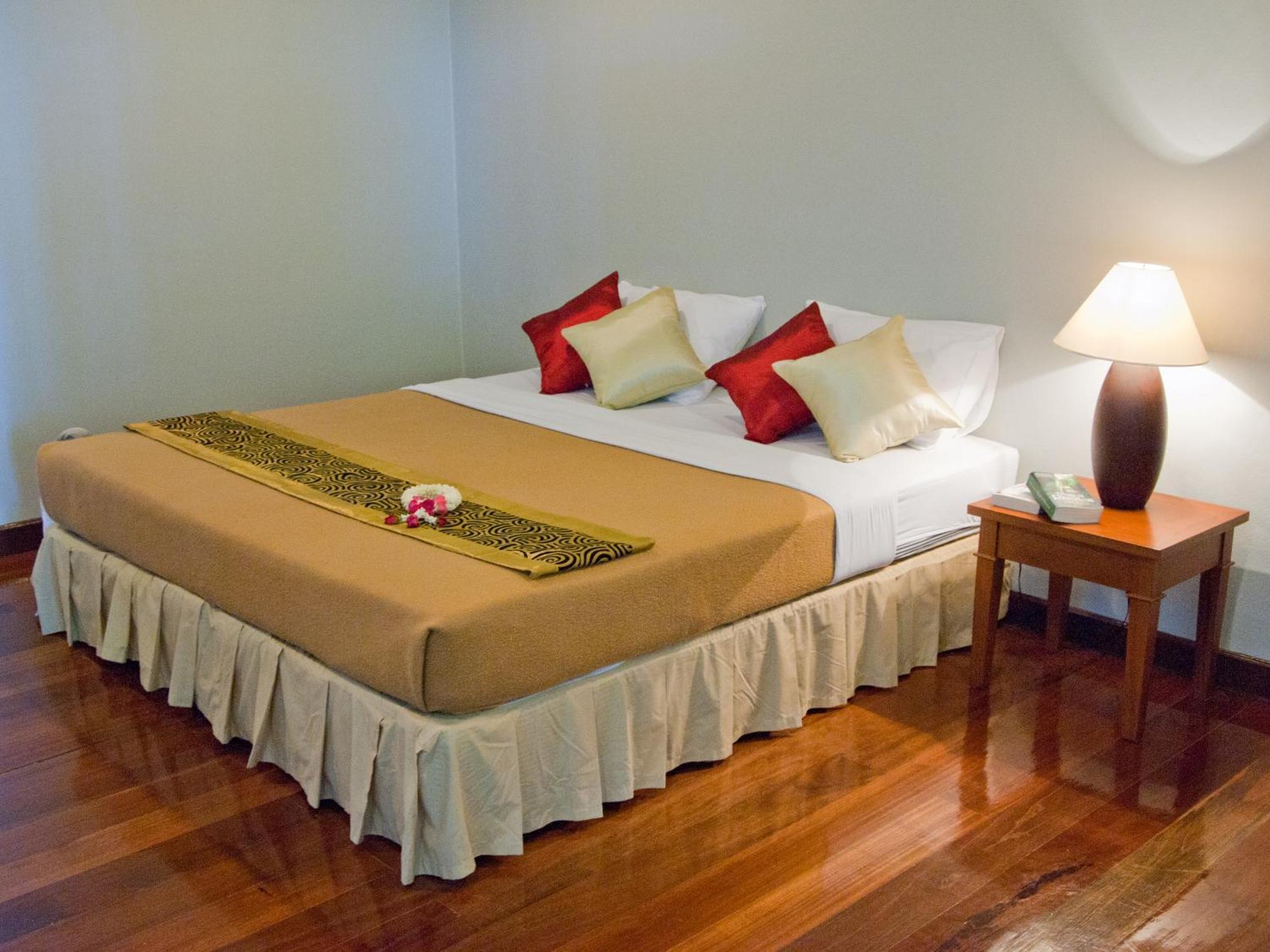 באן קרוט Baan Klang Aow Beach Resort מראה חיצוני תמונה