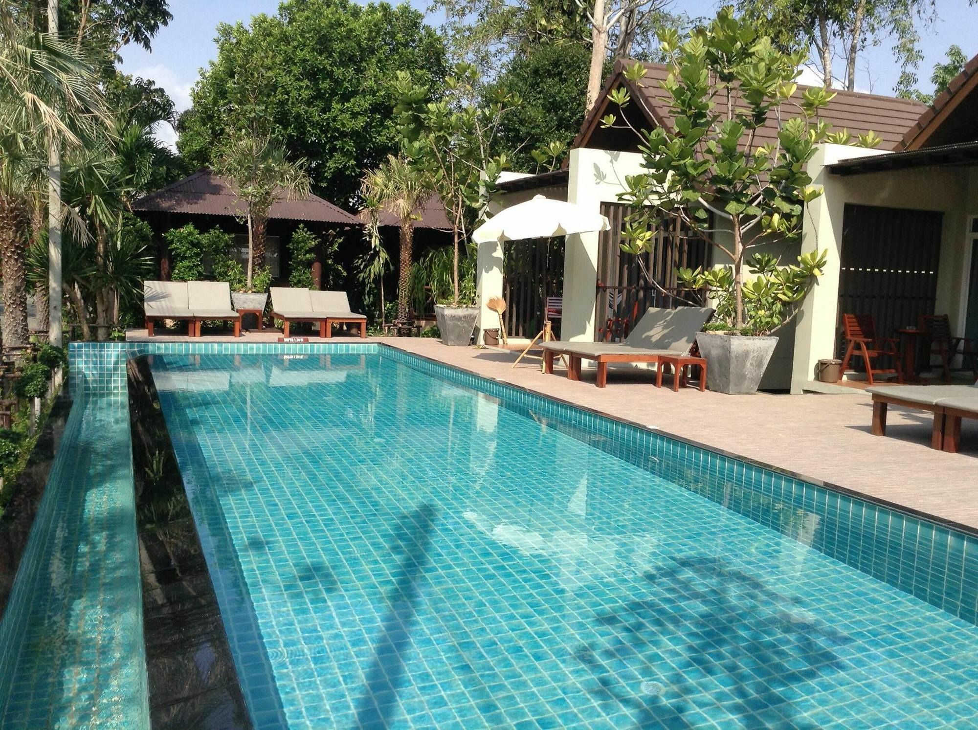 באן קרוט Baan Klang Aow Beach Resort מראה חיצוני תמונה